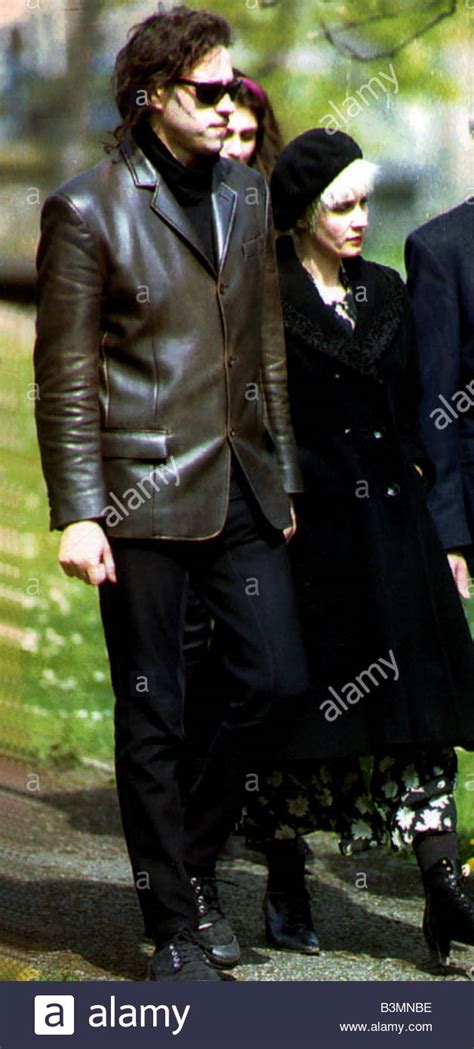 paula yates funeral - célébrités mortes jeunes photo (41308595) - fanpop