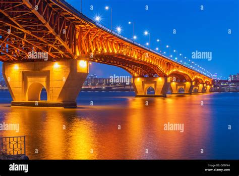 Seongsu bridge at nigth in seoul,korea Stock Photo - Alamy