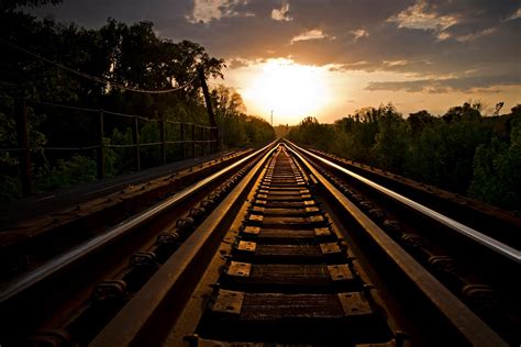 Stunningmesh: Beautiful Rail and Rail Track Photography