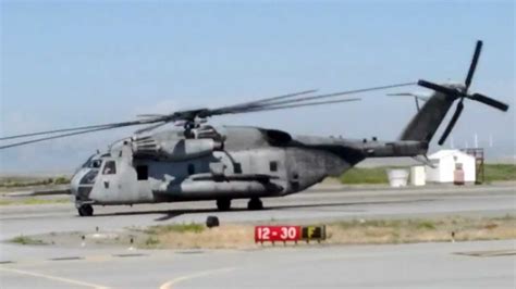 Sikorsky CH-53E Super Stallion Landing at KSQL - YouTube