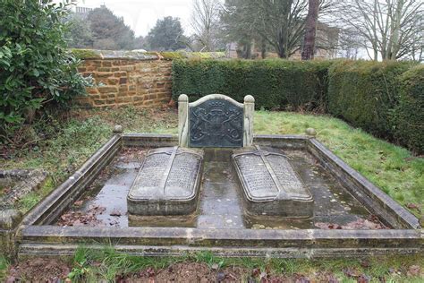 Princess Diana Grave Empty -- Royal Buried At Family Crypt St. Marys ...