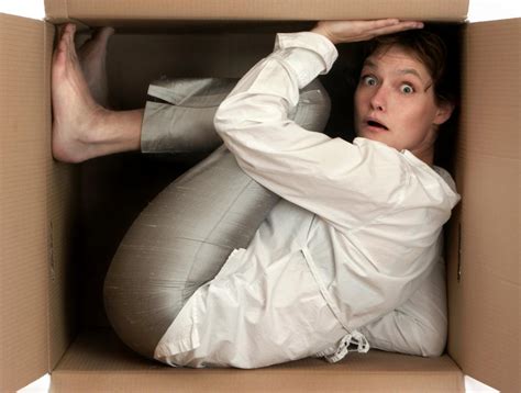 Claustrophobia: Causes, symptoms, and treatments