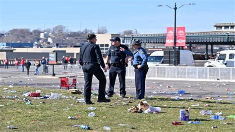 1 dead, 21 injured in shooting near Kansas City Super Bowl victory parade