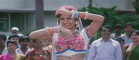 Bollywood-ish blog: Main Khiladi Tu Anari