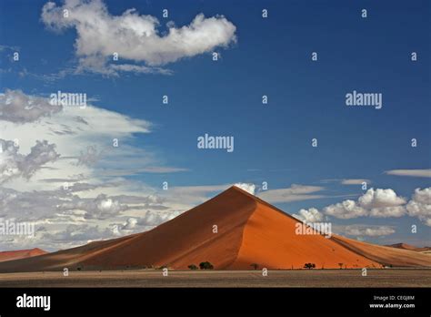 Landscape of Namib Desert Stock Photo - Alamy