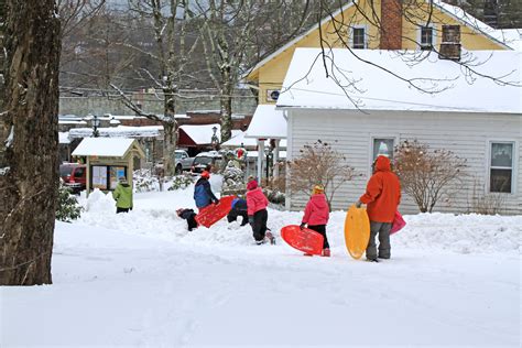 Downtown Blowing Rock NC in the Winter | Blowing rock, Sledding hill ...