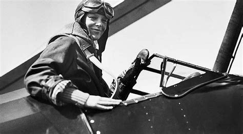 Earhart, Amelia Quien Fue Amelia Earhart? Biographies & Memoirs ...