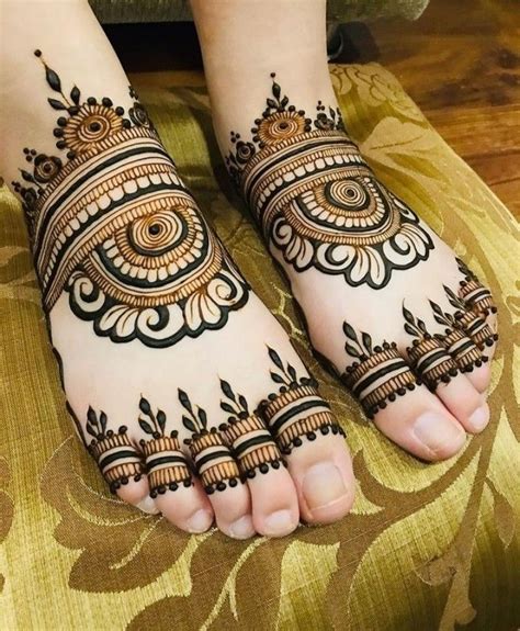 Very Simple Mehndi Designs For Feet