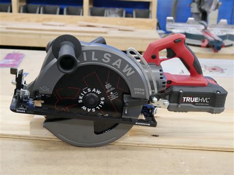 Skilsaw 10-1/4" Cordless Circular Saw - Tools in Action