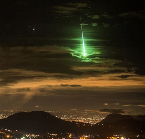 Prasenjeet Yadav photographs green meteor falling from space - USA Herald