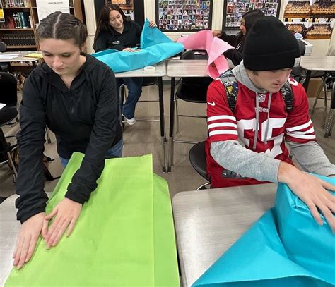 Hughson High School campus gives back with holiday programs - Ceres Courier