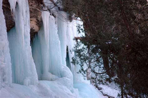 Ice "Caves" and Ice Formations - Pictured Rocks National Lakeshore (U.S ...