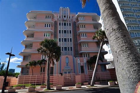 Art Deco "Miami" Apartment Building in Condado area | Miami art deco ...