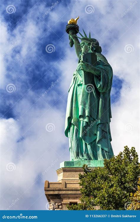 Side View of Statue of Liberty in New York Stock Image - Image of ...