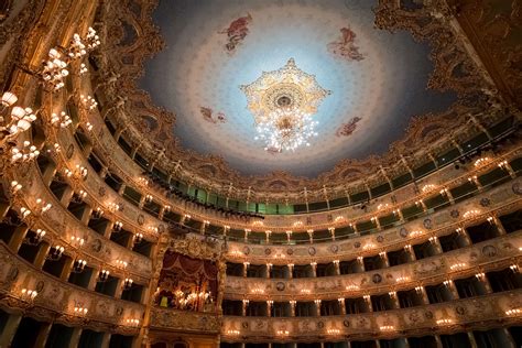 Teatro La Fenice - Un ave fénix en Venecia -turismoenvenecia.com