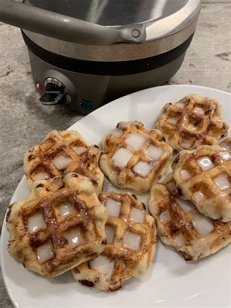 PILLSBURY CINNAMON ROLL WAFFLES