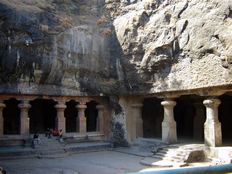 Smarthistory – The Cave of Shiva at Elephanta