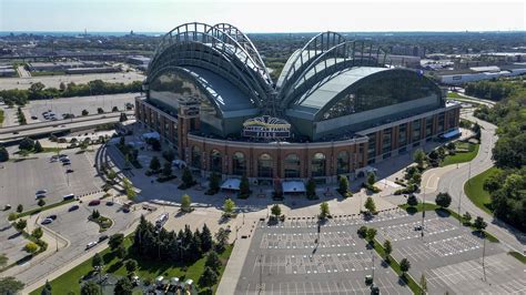 Hearing considers $614 million public plan to fund Milwaukee Brewers ...