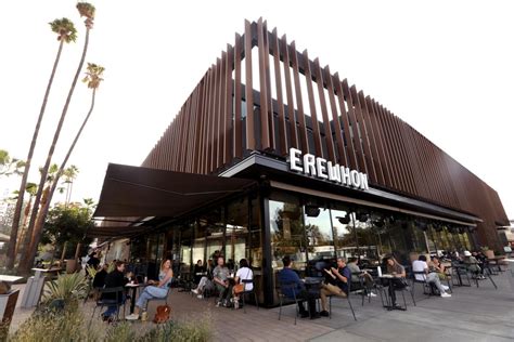 How Erewhon made luxury grocery store shopping a lifestyle - Los ...