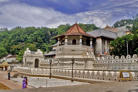 Dalada Maligawa (Temple of the Tooth Relic) - Kandy | Flickr