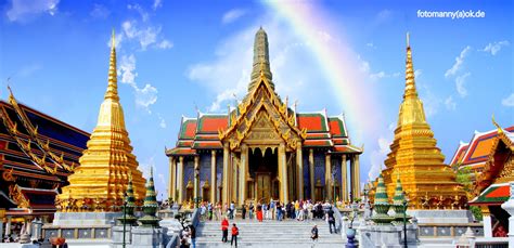 Der Wat Phra Kaew ist der groesste Tempel in Bangkok. Bild bitte ...