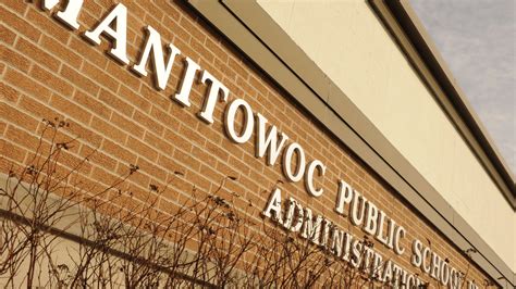 Manitowoc Public School District approves new curriculum for writing