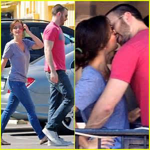 Chris Evans & Minka Kelly Kiss Over Tacos | Chris Evans, Minka Kelly ...