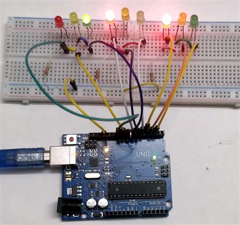 Arduino Traffic Light Controller Project with Circuit Diagram and Code