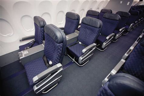 The best seats in first (business) class on American Airlines' Boeing ...