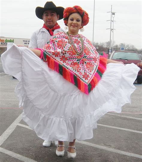 Mexico Lindo Ballet Folklorico, Ft. Worth, TX | Mexican outfit, Ballet ...