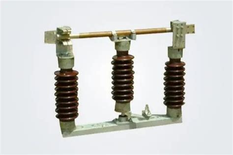 33 Kv Sakshi Electrical Isolator, Breaking Capacity: 2500 Amp, High ...