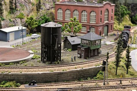 TY'S MODEL RAILROAD: October 2013