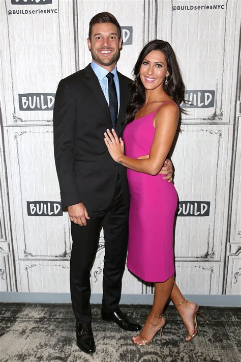 Becca Kufrin, Garrett Yrigoyen End Engagement: Signs They Split