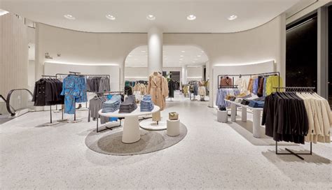 ZARA launches at One New Change - Retail Focus Magazine - Retail Design