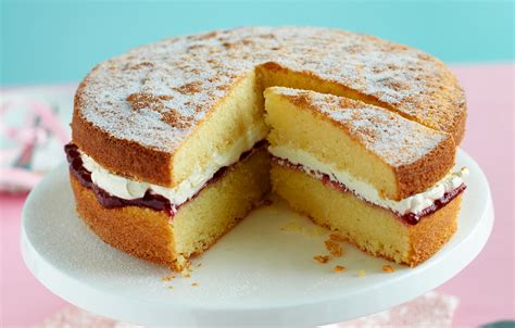 Gluten-free Sponge Cake | Baking Recipes | GoodtoKnow