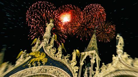 New Year's at St. Mark's Square in Venice: fall in love during the ...