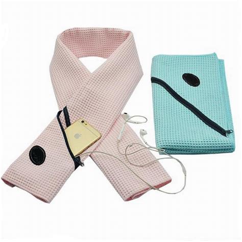 30x100cm Microfiber waffle gym towel with pocket and zipper ...