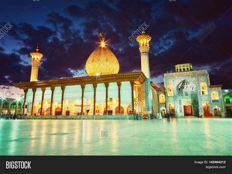 Shah Cheragh Mosque Image & Photo (Free Trial) | Bigstock