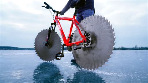 Man Replaces the Wheels on His Bicycle With Giant Circular Saw Blades ...