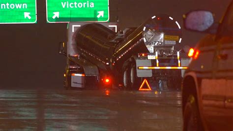 Tanker truck cracked in half causes Hazmat spill on 610 West Loop at ...