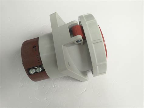 4 Pins 63A Industrial Plug Sockets Rated IP44 IEC 60309 2 Certification