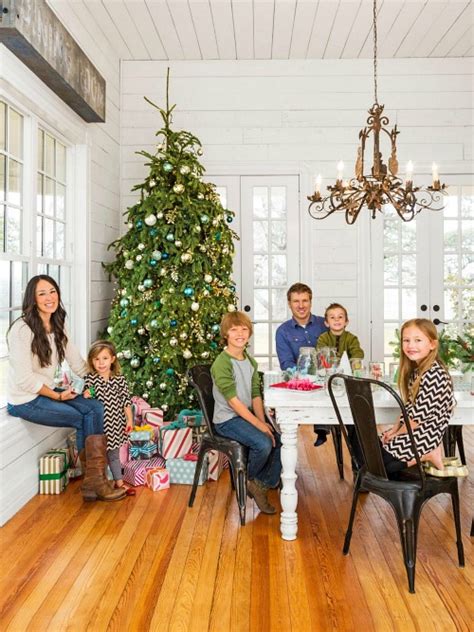 Joanna Gaines Farmhouse Christmas Decor Is Cheery and Charming - All ...