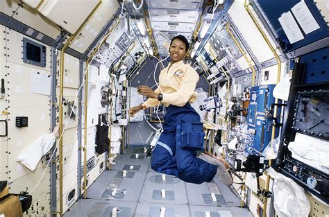 Mae Jemison: Astronaut Biography