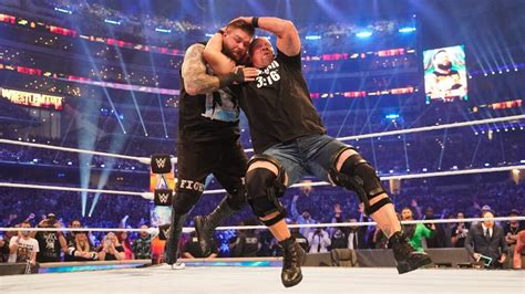 10 best finishers in WWE