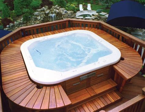 Outdoor Jacuzzi Ideas: Designs, Pros, and Cons [A Complete Guide]