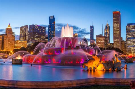 Buckingham Fountain in Chicago - Grant Park’s Watery Artwork – Go Guides