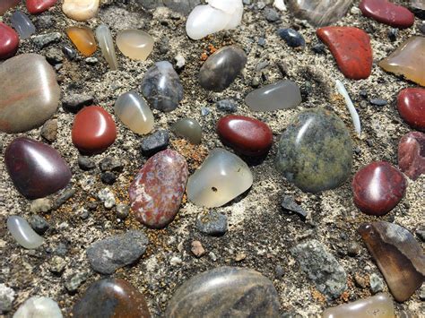 7 Valuable Rocks and Minerals That Could Be In Your Backyard! - Rock Seeker