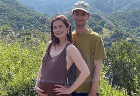 LOOK: ‘Harry Potter’ star Bonnie Wright is pregnant