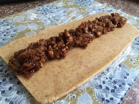 Mrs Bishop's Bakes and Banter: Homemade Fig Rolls: Mrs Bishop is still ...