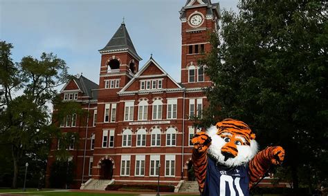 Auburn University Packing List | Move in Day